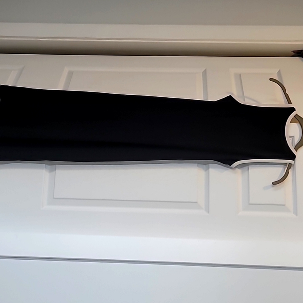 Black cutout midi stretch dress. Black, Small